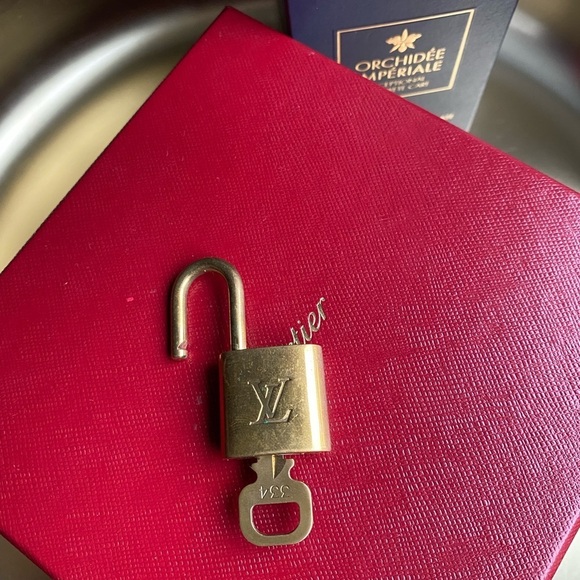 Louis Vuitton lock and key - Picture 8 of 8